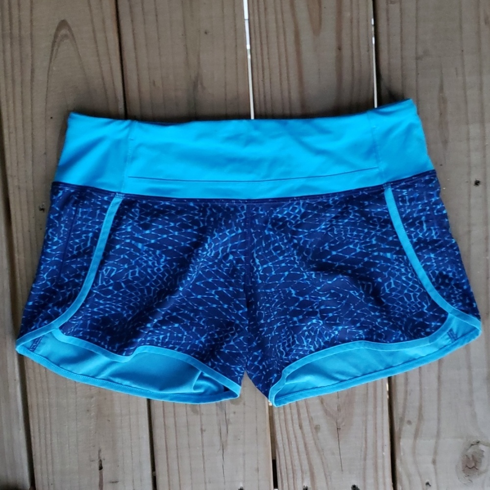 Lululemon Shorts Size 6 Speed Up Blue Pockets